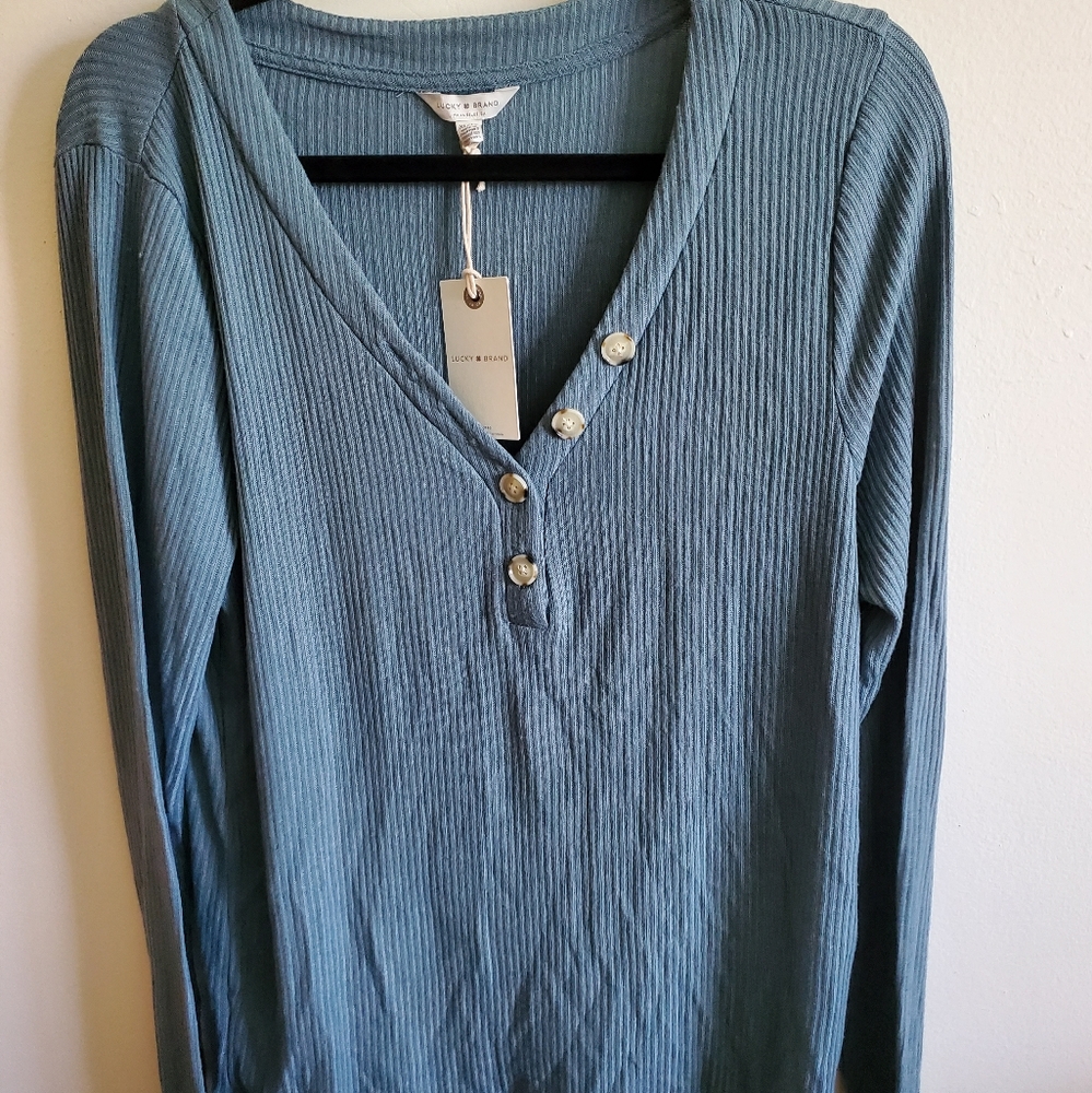 Lucky long sleeve shirt